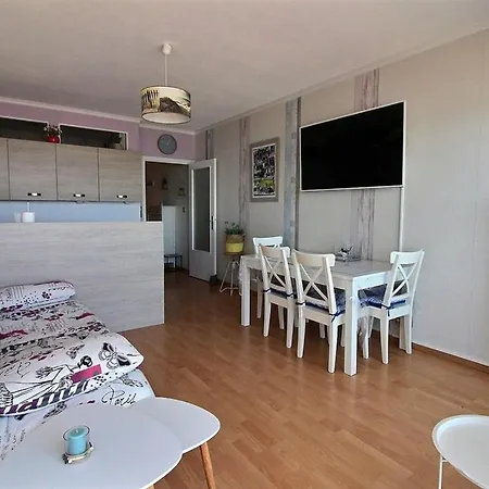 Apartman Annonce Professionnelle. Agreable 4eme Etage Front De Mer, Pour 3 Personnes Maxi A Plage. *